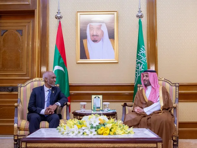 ولي العهد يتقابل مع رئيس المالديف لبحث جوانب العلاقات وفرص التعاون المستقبلية ولي العهد يتقابل مع رئيس المالديف لبحث جوانب العلاقات وفرص التعاون المستقبلية