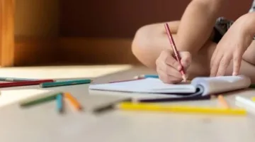استراتيجية مرنة وتقليص تدريجي: كيف تخلق تجربة صيفية ممتعة للأطفال بعيدًا عن الأجهزة الإلكترونية؟