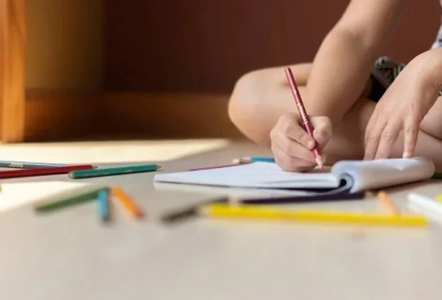 استراتيجية مرنة وتقليص تدريجي: كيف تخلق تجربة صيفية ممتعة للأطفال بعيدًا عن الأجهزة الإلكترونية؟ استراتيجية مرنة وتقليص تدريجي: كيف تخلق تجربة صيفية ممتعة للأطفال بعيدًا عن الأجهزة الإلكترونية؟