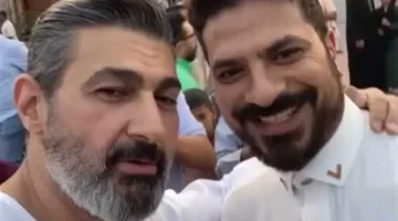 ياسر جلال يشارك في احتفالات عيد الأضحى مع مصطفى أبوسريع أمام مسجد الشرطة (فيديو)
