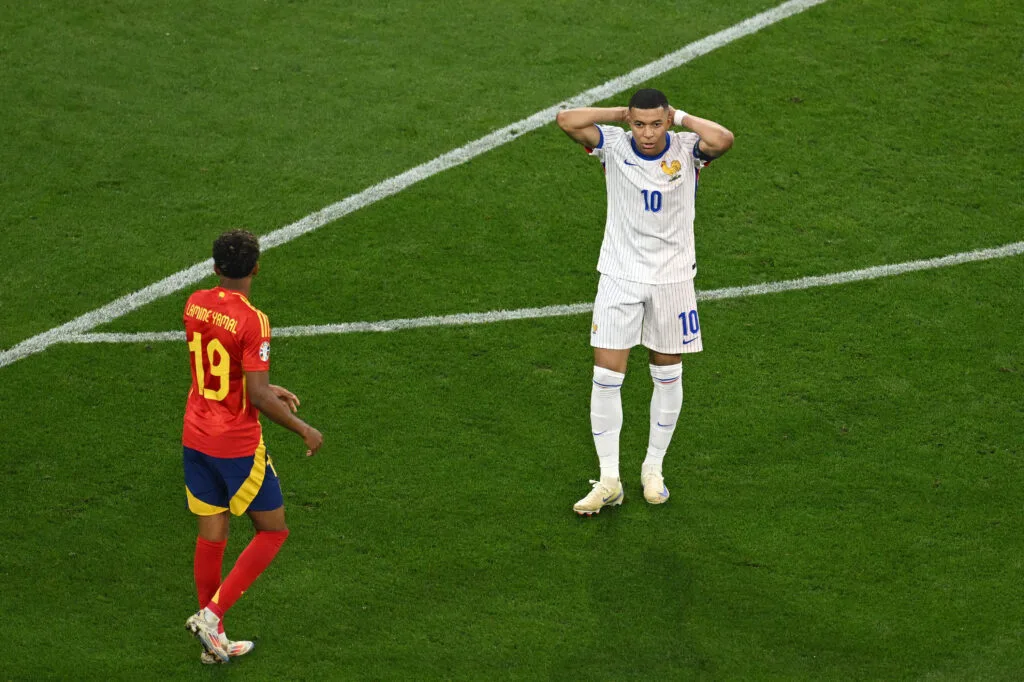 يامال يتحدى مبابي.. نجم جديد يظهر في عالم ميسي ورونالدو يامال يتحدى مبابي.. نجم جديد يظهر في عالم ميسي ورونالدو