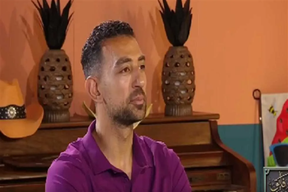 «يحمي نفسه ويبرز مشاعره».. كوكا يتهم مسؤولًا سابقًا في الأهلي. «يحمي نفسه ويبرز مشاعره».. كوكا يتهم مسؤولًا سابقًا في الأهلي.