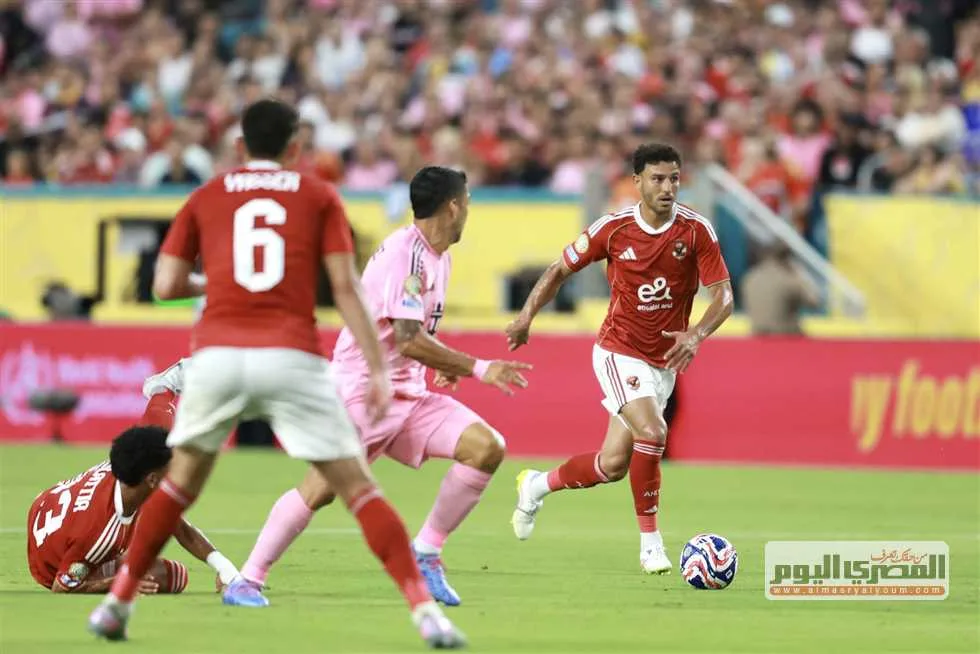 «يضع نفسه في المقدمة».. أحمد بلال يهاجم لاعب الأهلي. «يضع نفسه في المقدمة».. أحمد بلال يهاجم لاعب الأهلي.
