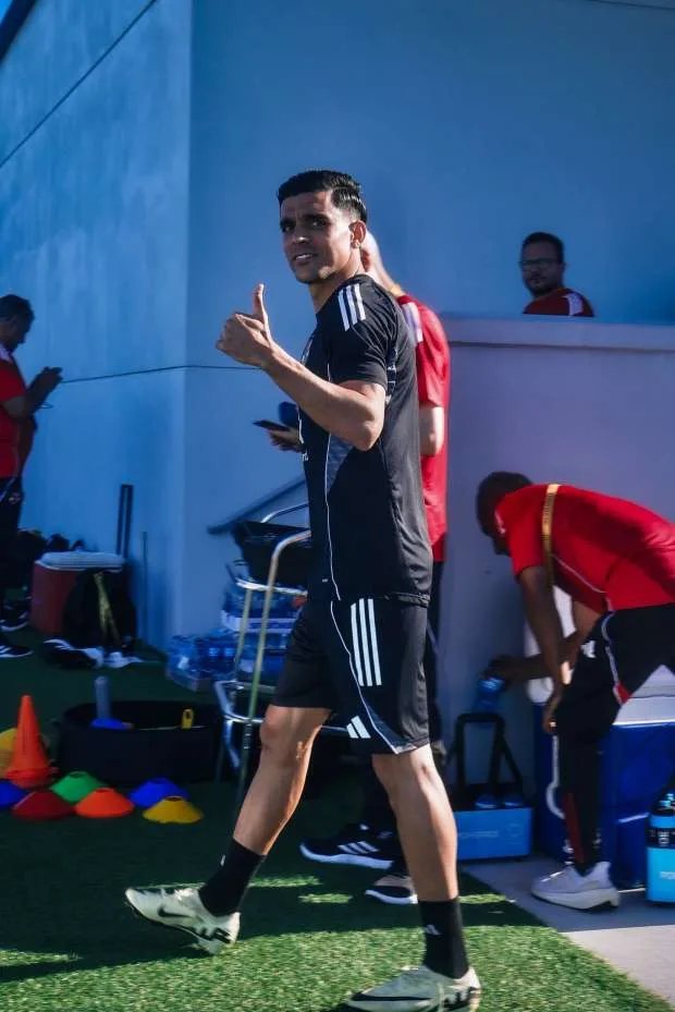 يقولون.. جديد إمام عاشور وانفراج حالة أشرف بن شرقي في الأهلي وقرارات الزمالك يقولون.. جديد إمام عاشور وانفراج حالة أشرف بن شرقي في الأهلي وقرارات الزمالك