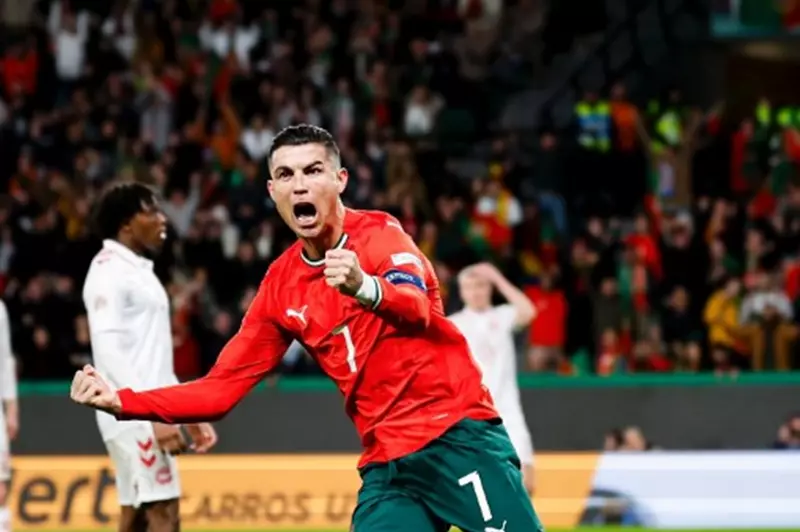 “يوم جديد لصنع التاريخ”… رونالدو يشعل حماس البرتغال قبل نهائي إسبانيا “يوم جديد لصنع التاريخ”… رونالدو يشعل حماس البرتغال قبل نهائي إسبانيا