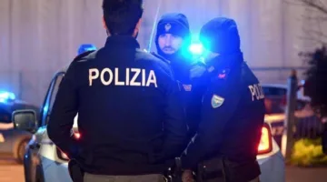 مشتبه به في جريمة قتل يلتقط صورة سيلفي بهاتف الضحية في إيطاليا